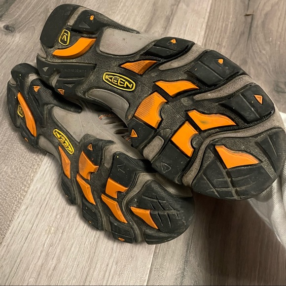 KEEN Women's Targhee Waterproof Hiking Shoe - Picture 6 of 12